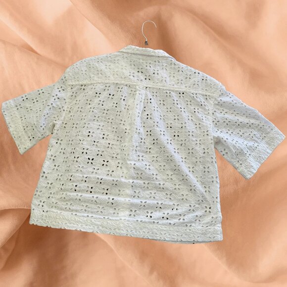 GAP White Eyelet Button Down Blouse XS Short Sleeve Cotton Versatile Top - Picture 5 of 12
